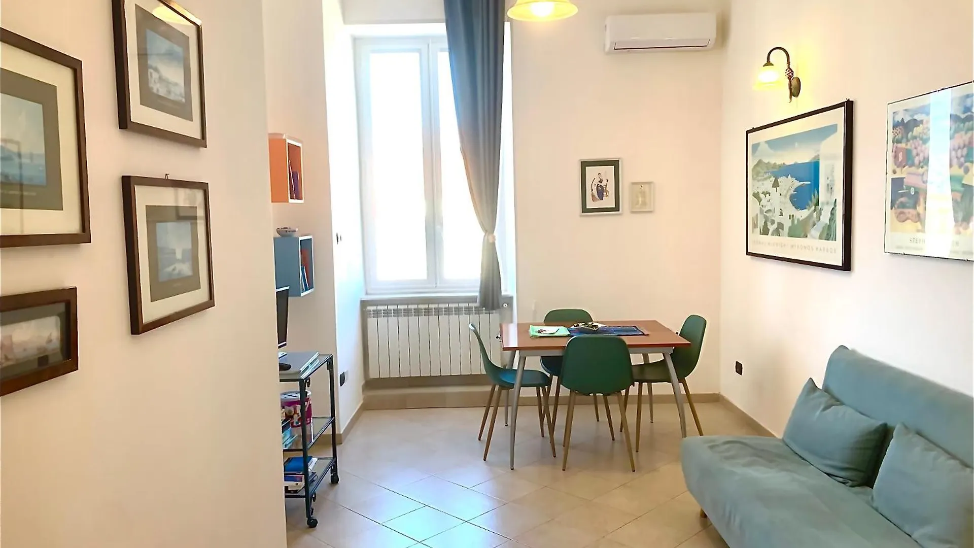 Casa Di Carlo Al Vomero Naples Italy